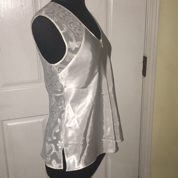 Beautiful Nine and Company sleeveless blouse 👚 - Picture 4 of 8